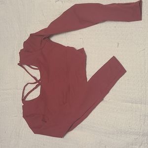 Copped long-sleeved Activewear